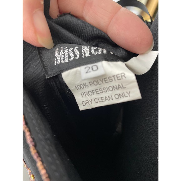 Elegant Black Embroidered Dress - Picture 10 of 15